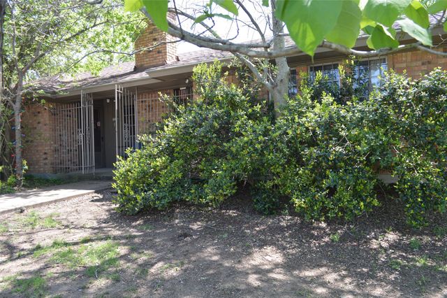 1226 W Camp Wisdom Road, Duncanville, TX 75116