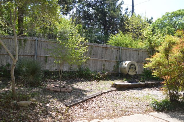 1226 W Camp Wisdom Road, Duncanville, TX 75116