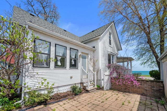 1706 Michigan BOULEVARD, Racine, WI 53402