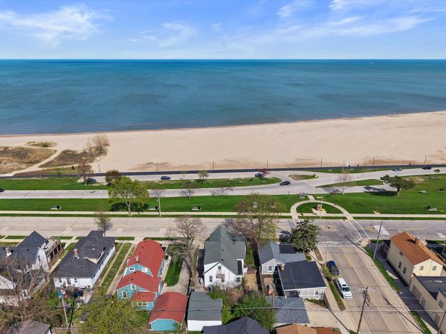 1706 Michigan BOULEVARD, Racine, WI 53402