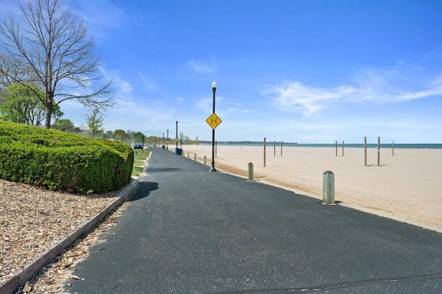 1706 Michigan BOULEVARD, Racine, WI 53402