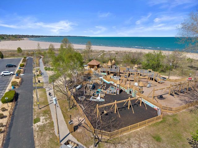 1706 Michigan BOULEVARD, Racine, WI 53402