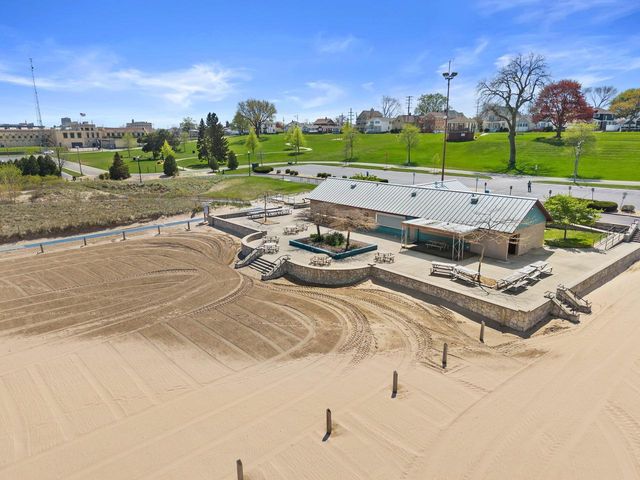 1706 Michigan BOULEVARD, Racine, WI 53402