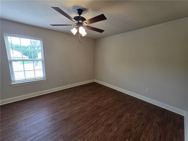 605 NW 17th Court, Bentonville, AR 72712