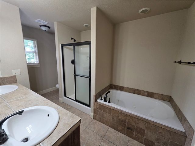 605 NW 17th Court, Bentonville, AR 72712