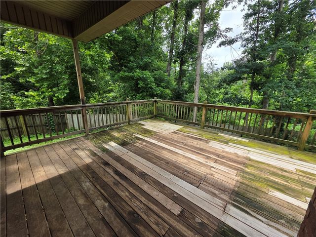605 NW 17th Court, Bentonville, AR 72712