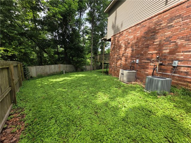 605 NW 17th Court, Bentonville, AR 72712