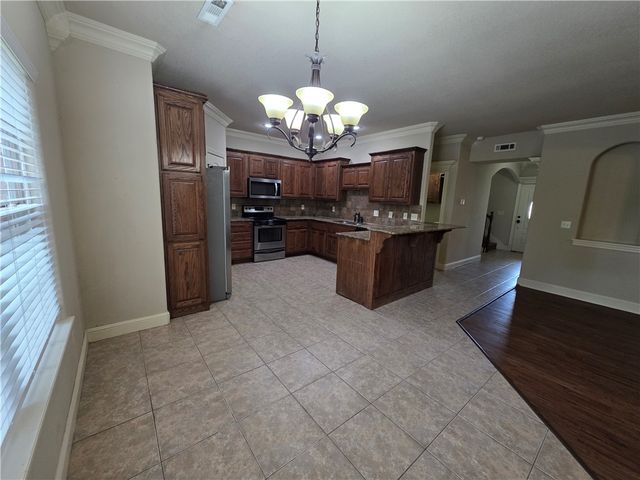 605 NW 17th Court, Bentonville, AR 72712