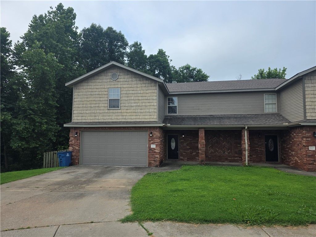 605 NW 17th Court, Bentonville, AR 72712