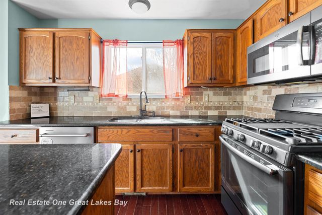 52478 Ford Lane, Chesterfield, MI 48047