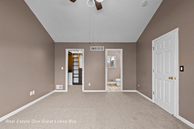 52478 Ford Lane, Chesterfield, MI 48047