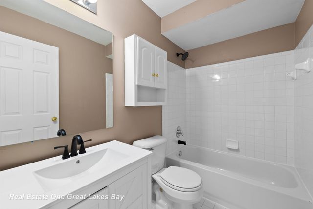 52478 Ford Lane, Chesterfield, MI 48047