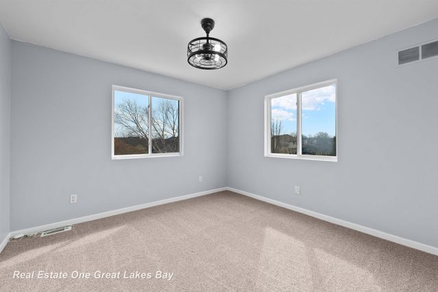 52478 Ford Lane, Chesterfield, MI 48047