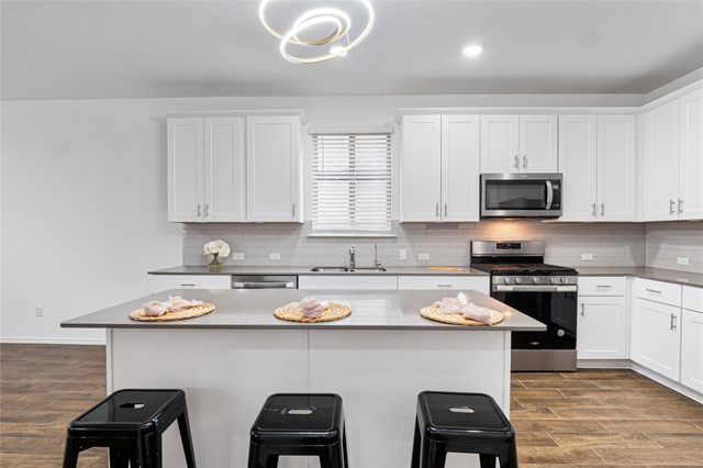 137 Bennington DR, Liberty Hill, TX 78642