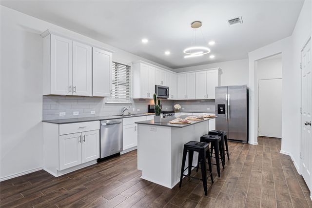 137 Bennington DR, Liberty Hill, TX 78642