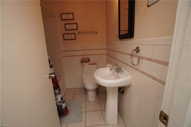 1198 Jarrett RD, Norfolk, VA 23502
