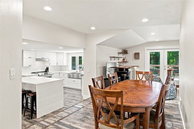 4010 82nd Avenue W, University Place, WA 98466