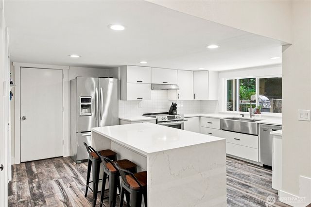 4010 82nd Avenue W, University Place, WA 98466