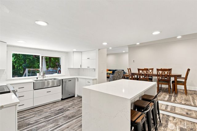 4010 82nd Avenue W, University Place, WA 98466