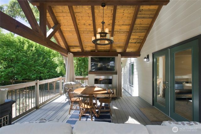 4010 82nd Avenue W, University Place, WA 98466