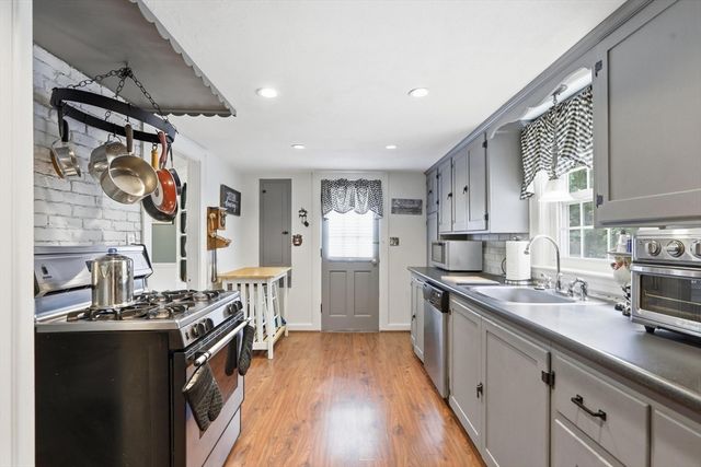 138 Ellis Ave, Norwood, MA 02062