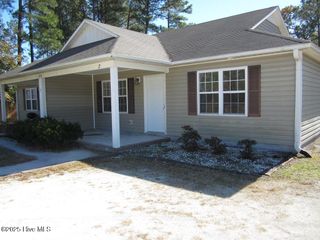196 Blue Top Road 1, Jacksonville, NC 28540