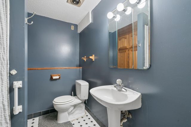 8219 Queen Avenue N, Brooklyn Park, MN 55444