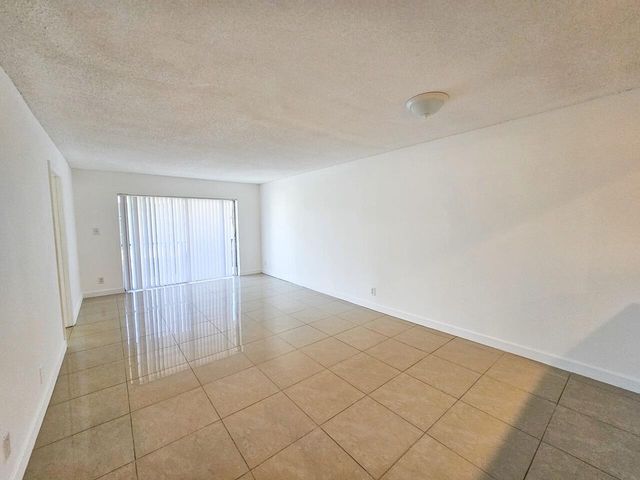 8051 S Colony Cir Circle 201, Tamarac, FL 33321