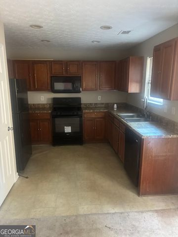 9433 Lakeview Road, Union City, GA 30291