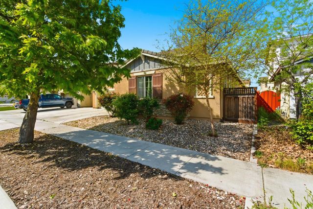 18311 Tioga Dr, Lathrop, CA 95330