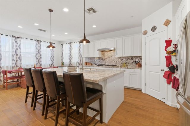 18311 Tioga Dr, Lathrop, CA 95330