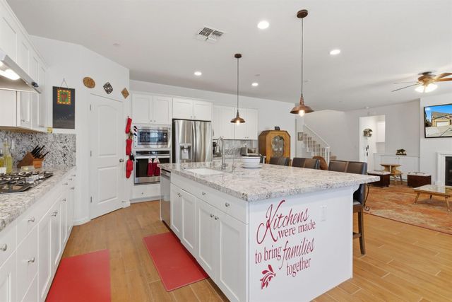 18311 Tioga Dr, Lathrop, CA 95330