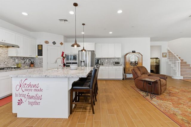 18311 Tioga Dr, Lathrop, CA 95330