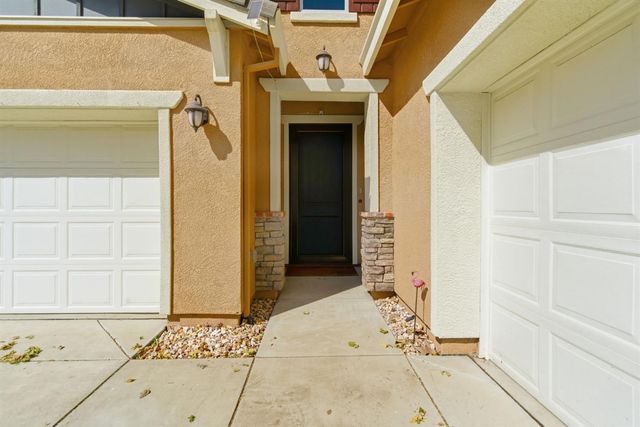 18311 Tioga Dr, Lathrop, CA 95330