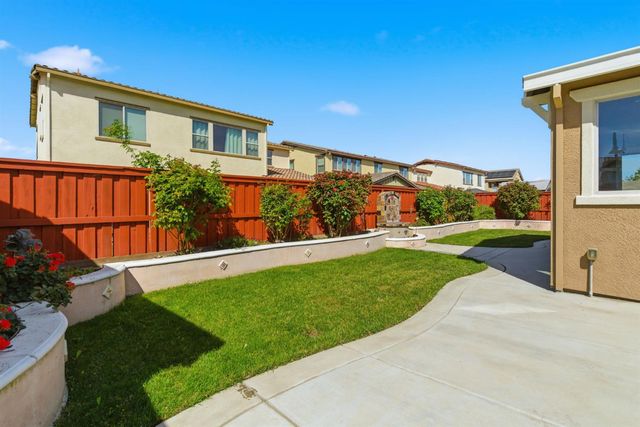 18311 Tioga Dr, Lathrop, CA 95330