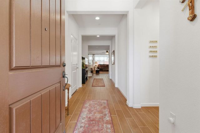 18311 Tioga Dr, Lathrop, CA 95330