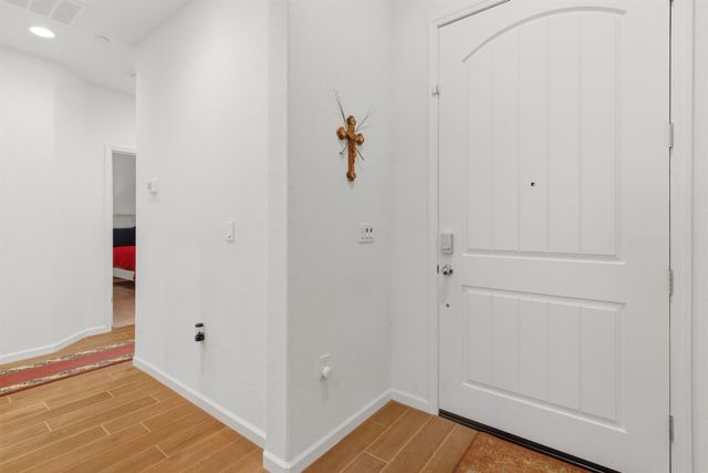 18311 Tioga Dr, Lathrop, CA 95330