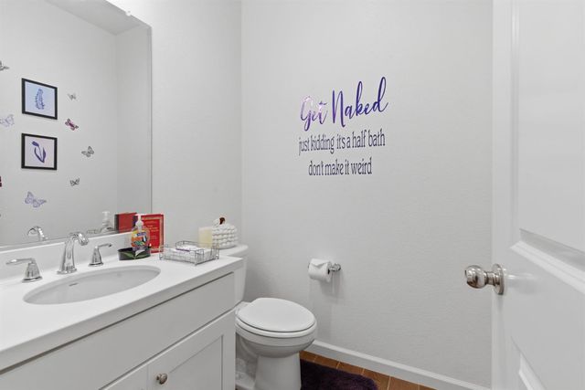 18311 Tioga Dr, Lathrop, CA 95330