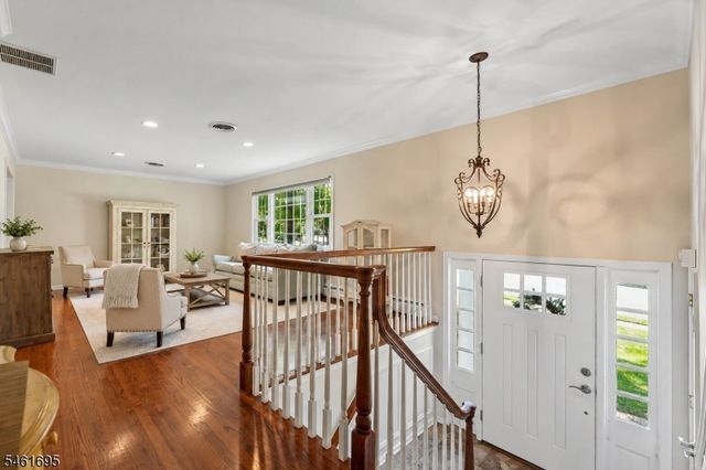 302 Woods End Rd, Westfield Town, NJ 07090
