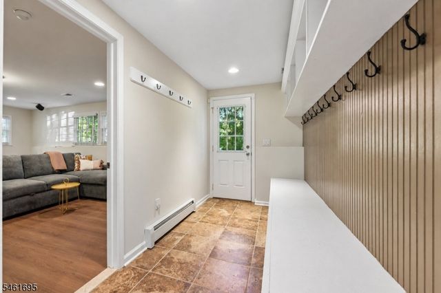 302 Woods End Rd, Westfield Town, NJ 07090