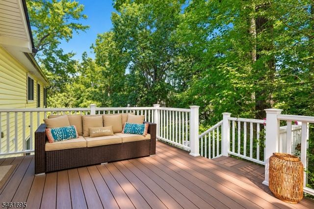 302 Woods End Rd, Westfield Town, NJ 07090