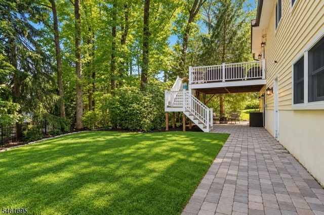 302 Woods End Rd, Westfield Town, NJ 07090