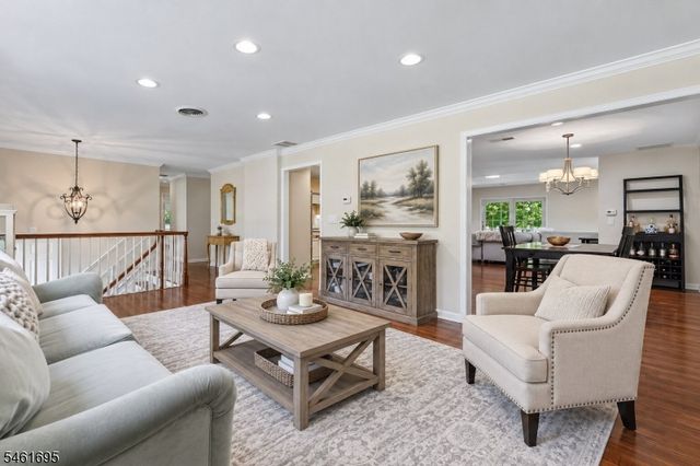 302 Woods End Rd, Westfield Town, NJ 07090