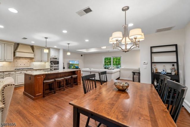 302 Woods End Rd, Westfield Town, NJ 07090