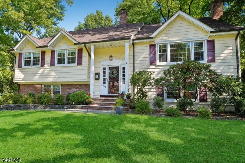 302 Woods End Rd, Westfield Town, NJ 07090 — photo 2