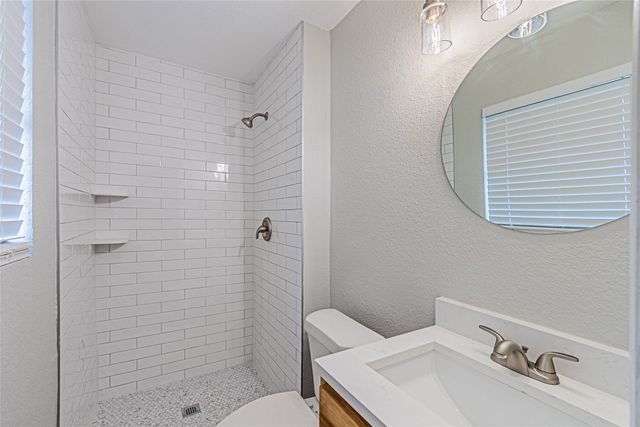 1205 Navaho Street, Arlington, TX 76012