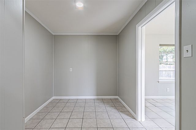 1205 Navaho Street, Arlington, TX 76012