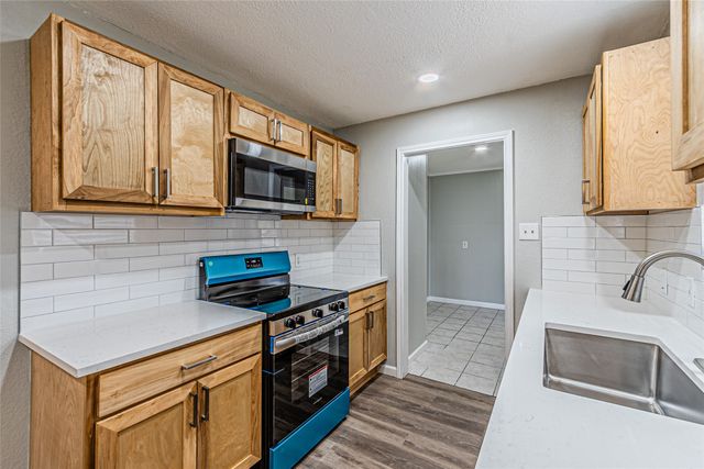 1205 Navaho Street, Arlington, TX 76012