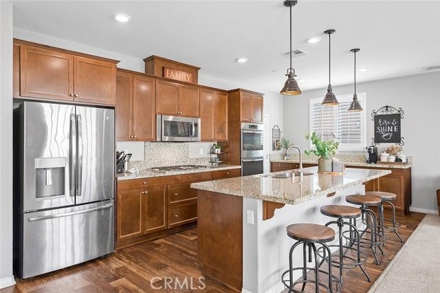 7982 Sea Salt Avenue, Fontana, CA 92336