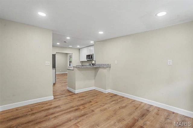 55 Garden Lane, Maryland Heights, MO 63043